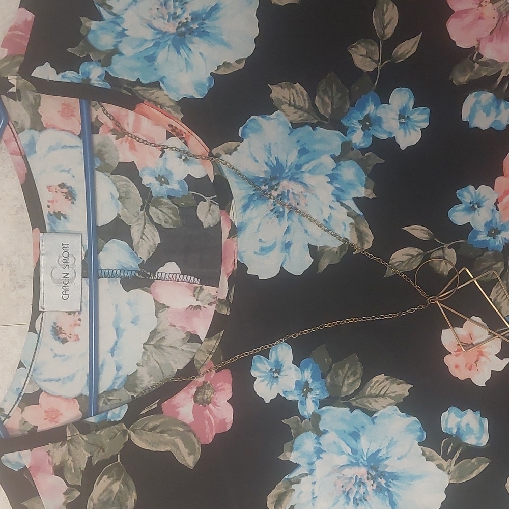 blouse - Picture 2 of 5